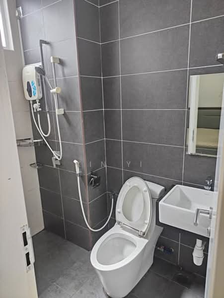Service Residence for Sale at Sky Habitat - Xin Yi - Bathroom - PropertyGuru.com.my
