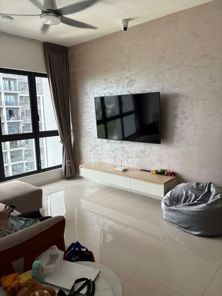 Servis Apartment untuk Dijual di Sunway Belfield - Jacquin Tan - Living Room - PropertyGuru.com.my