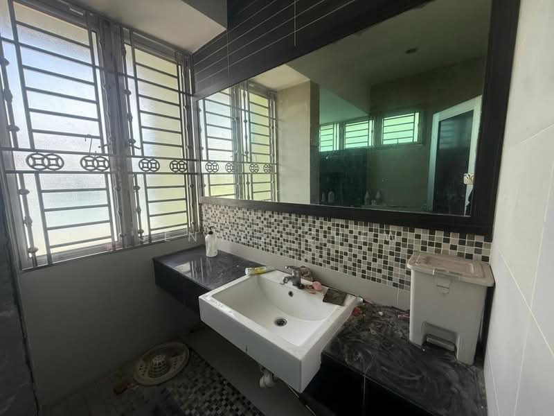 Semi-Detached House for Sale in Nusa Duta (Iskandar Puteri (Nusajaya)) - Jennie Chew - Bathroom - PropertyGuru.com.my