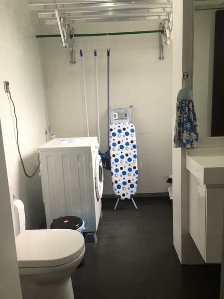 Service Residence for Sale at V@SUMMERPLACE - Xin Yi - Bathroom - PropertyGuru.com.my