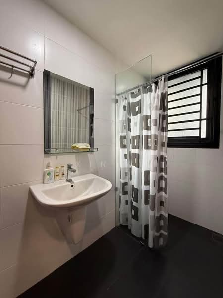 Service Residence for Sale at V@SUMMERPLACE - Xin Yi - Bathroom - PropertyGuru.com.my