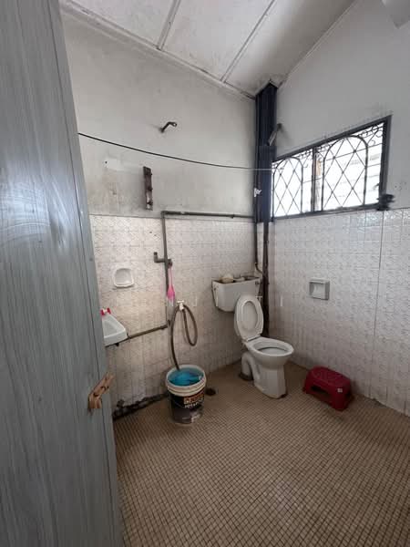 Taman Ehsan untuk Untuk Dijual - RM 590,000, Mac 2026 - Bathroom - PropertyGuru.com.my