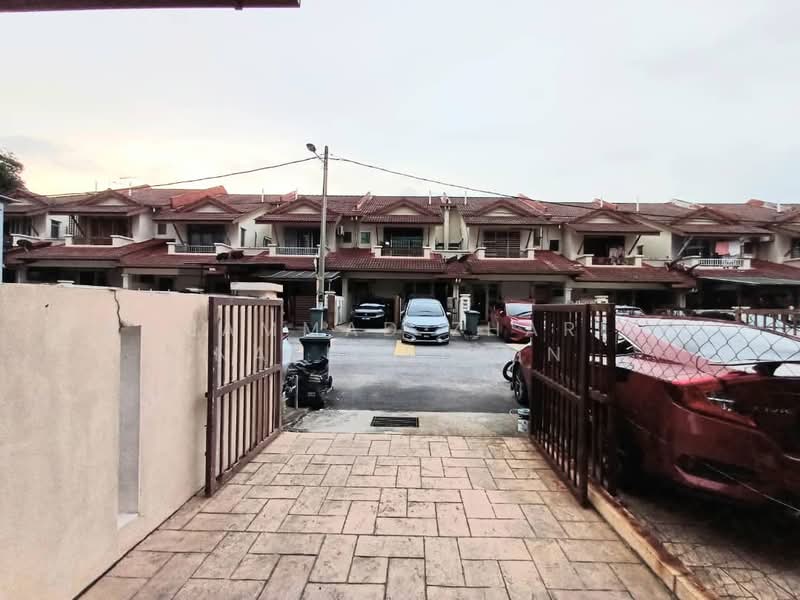 Townhouse for Rent in Balakong (Selangor) - Muhammad Zhariff Nasharudin - Exterior - PropertyGuru.com.my