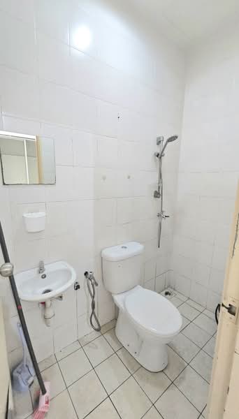 Townhouse for Rent in Balakong (Selangor) - Muhammad Zhariff Nasharudin - Bathroom - PropertyGuru.com.my