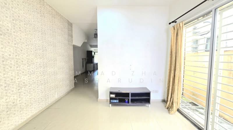 Townhouse for Rent in Balakong (Selangor) - Muhammad Zhariff Nasharudin - Living Room - PropertyGuru.com.my