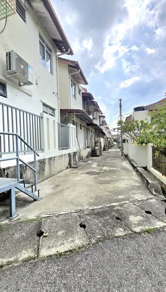 Townhouse for Rent in Balakong (Selangor) - Muhammad Zhariff Nasharudin - Exterior - PropertyGuru.com.my