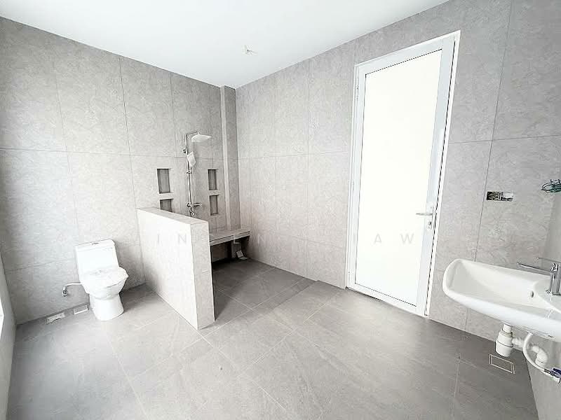 Bungalow House untuk Dijual di Ara Damansara (Selangor) - Vincent Liaw - Bathroom - PropertyGuru.com.my