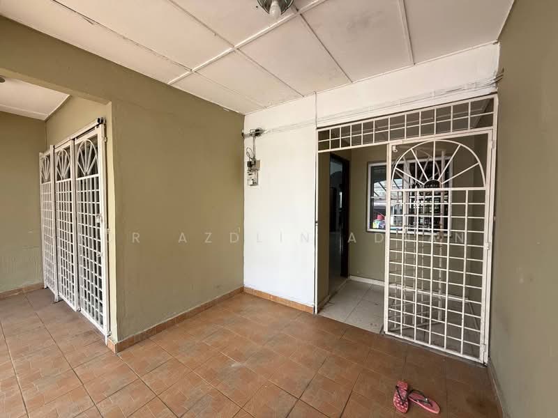 2-storey Terraced House for Sale in Rawang Perdana 1 (Rawang) - Nor Azdlin Adnan - Entrance - PropertyGuru.com.my