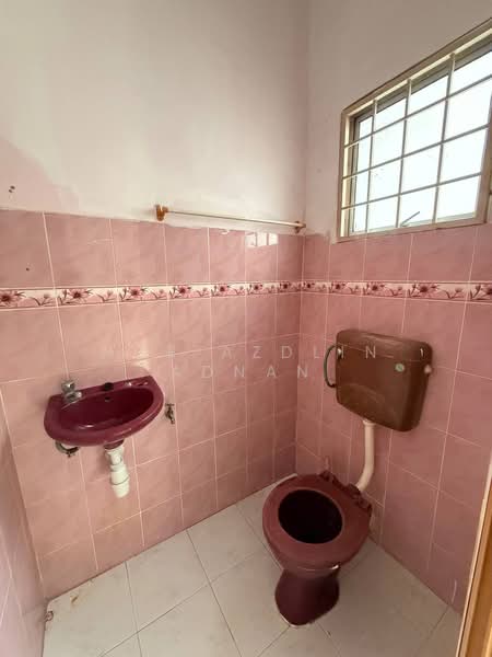 2-storey Terraced House for Sale in Rawang Perdana 1 (Rawang) - Nor Azdlin Adnan - Bathroom - PropertyGuru.com.my