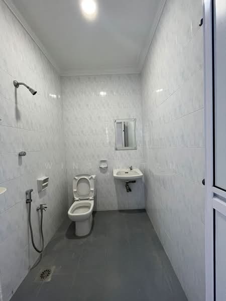 Taman Universiti untuk Untuk Dijual - RM 668,000, Mac 2026 - Bathroom - PropertyGuru.com.my