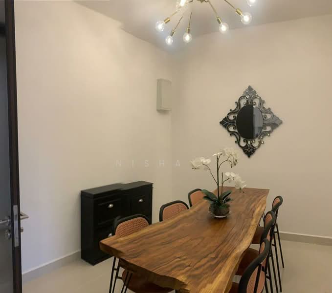 Servis Apartment untuk Disewa di Hampton Height Damansara - Nisha . - Dining Room - PropertyGuru.com.my