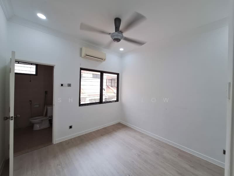 2.5-storey Terraced House for Sale in Bandar Puteri Puchong (Puchong) - Shanice Low - Bathroom - PropertyGuru.com.my
