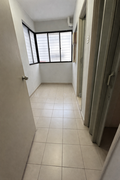 Condominium for Sale at Laman Tasik - Maggie Kok - Corridor - PropertyGuru.com.my