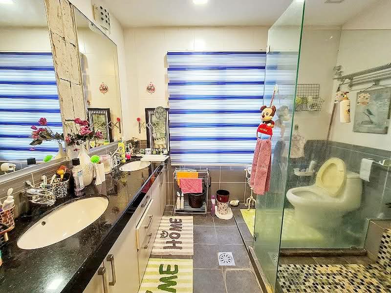 Rumah Berkembar untuk Dijual di Kota Damansara (Selangor) - Vincent Liaw - Bathroom - PropertyGuru.com.my