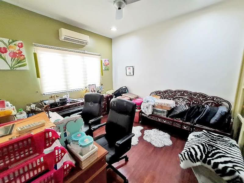 Rumah Berkembar untuk Dijual di Kota Damansara (Selangor) - Vincent Liaw - Study - PropertyGuru.com.my