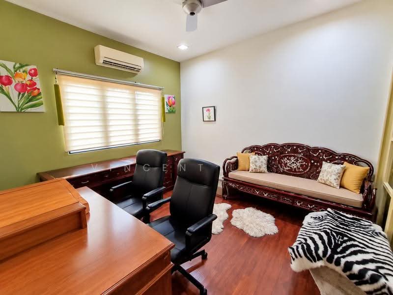 Rumah Berkembar untuk Dijual di Kota Damansara (Selangor) - Vincent Liaw - Study - PropertyGuru.com.my