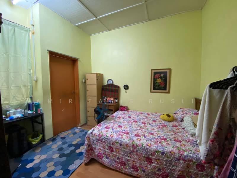 Taman Daya Jalan Nipah Taman Daya untuk Untuk Dijual - RM 470,000, Mac 2026 - Bedroom - PropertyGuru.com.my