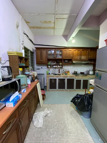 Taman Daya Jalan Nipah Taman Daya untuk Untuk Dijual - RM 470,000, Mac 2026 - Kitchen - PropertyGuru.com.my