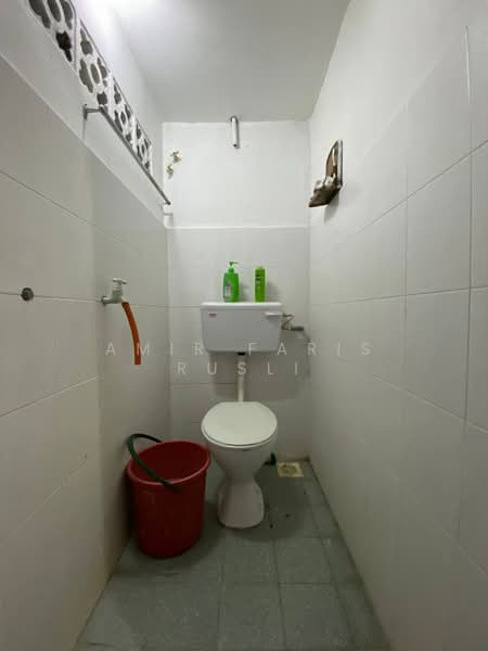 Taman Daya Jalan Nipah Taman Daya untuk Untuk Dijual - RM 470,000, Mac 2026 - Bathroom - PropertyGuru.com.my
