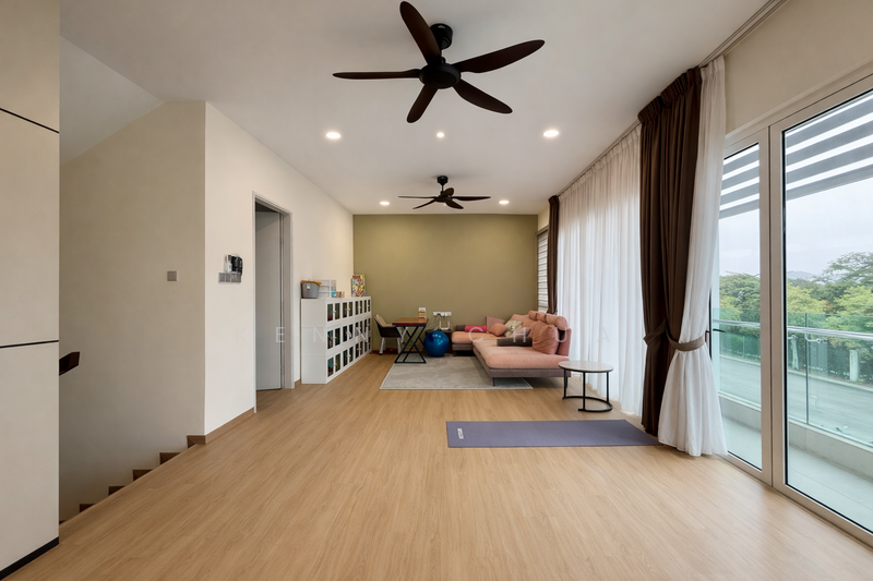 Semi-Detached House for Sale in Temasya Glenmarie (Glenmarie) - Kenny Chua - Living Room - PropertyGuru.com.my