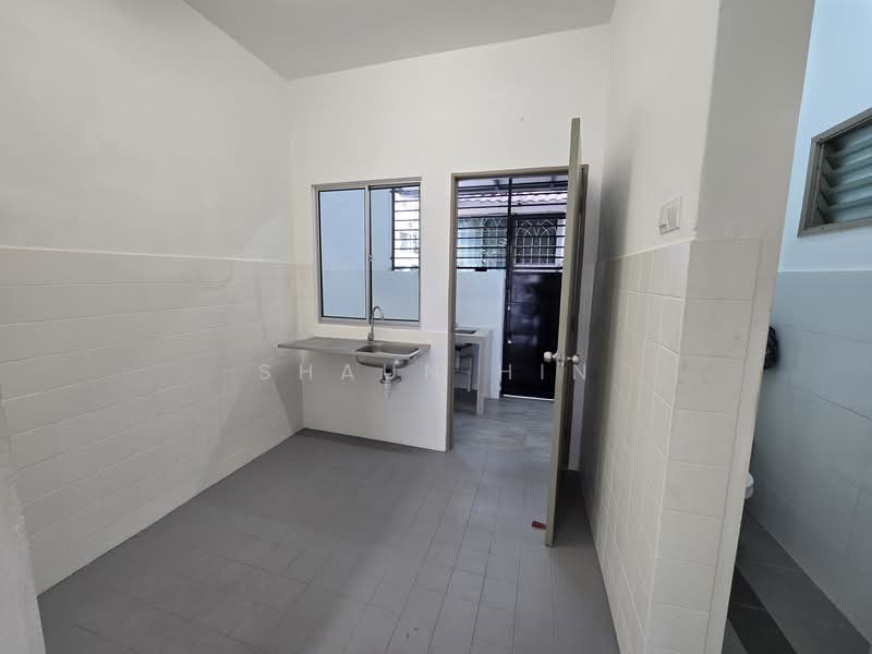 Rumah Teres 2 Tingkat untuk Dijual di BANDAR PUCHONG JAYA (Puchong) - Shaun Hin - Kitchen - PropertyGuru.com.my