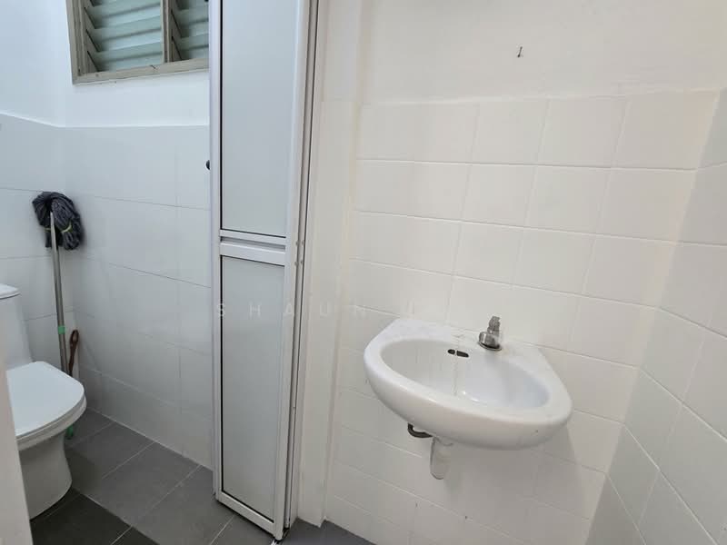 Rumah Teres 2 Tingkat untuk Dijual di BANDAR PUCHONG JAYA (Puchong) - Shaun Hin - Bathroom - PropertyGuru.com.my