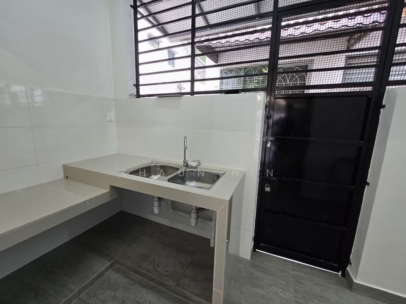 Rumah Teres 2 Tingkat untuk Dijual di BANDAR PUCHONG JAYA (Puchong) - Shaun Hin - Kitchen - PropertyGuru.com.my