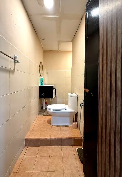 1-storey Terraced House for Sale in Taman Sri Sentosa (Klang) - Nor Azdlin Adnan - Bathroom - PropertyGuru.com.my