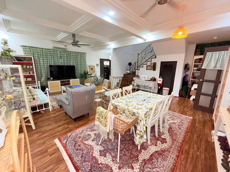 2-storey Terraced House for Sale in Bandar Dato Onn (Tebrau) - Amir Faris Rusli - Living Room - PropertyGuru.com.my