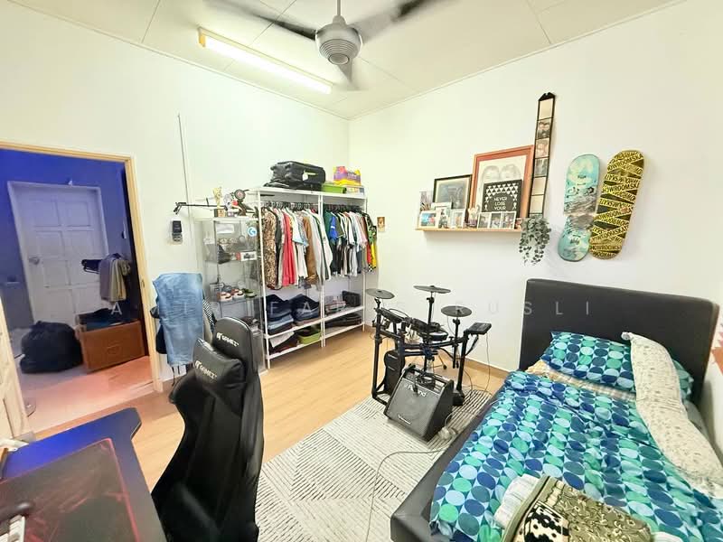 2-storey Terraced House for Sale in Bandar Dato Onn (Tebrau) - Amir Faris Rusli - Bedroom - PropertyGuru.com.my
