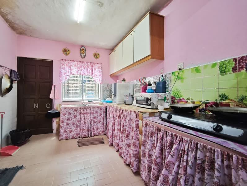 2-storey Terraced House for Sale in Taman Koperasi Cuepacs (Cheras) - Nor Azdlin Adnan - Kitchen - PropertyGuru.com.my