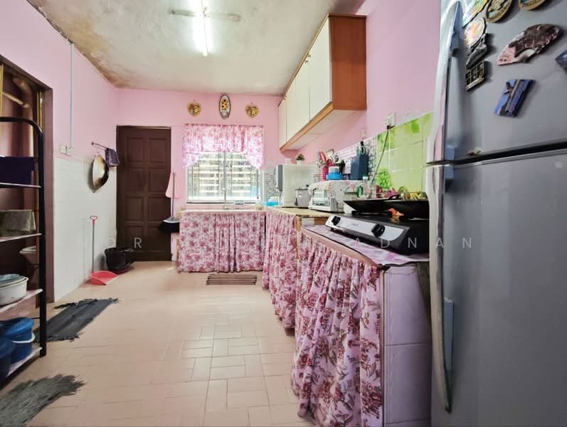 2-storey Terraced House for Sale in Taman Koperasi Cuepacs (Cheras) - Nor Azdlin Adnan - Kitchen - PropertyGuru.com.my