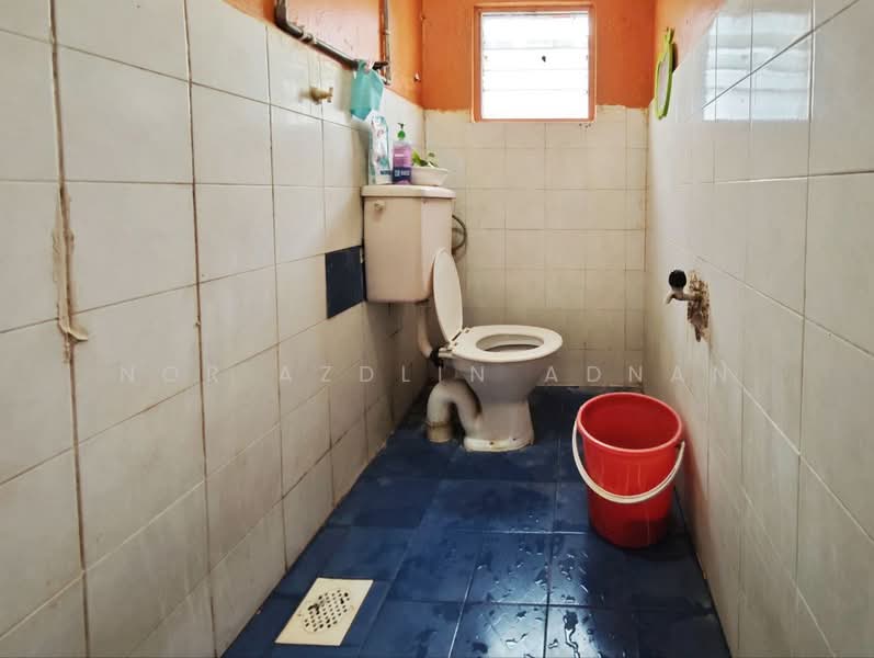 2-storey Terraced House for Sale in Taman Koperasi Cuepacs (Cheras) - Nor Azdlin Adnan - Bathroom - PropertyGuru.com.my