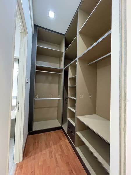 The Park Residences 1 untuk Untuk Dijual - RM 840,000, Mac 2026 - Walk-in wardrobe  - PropertyGuru.com.my