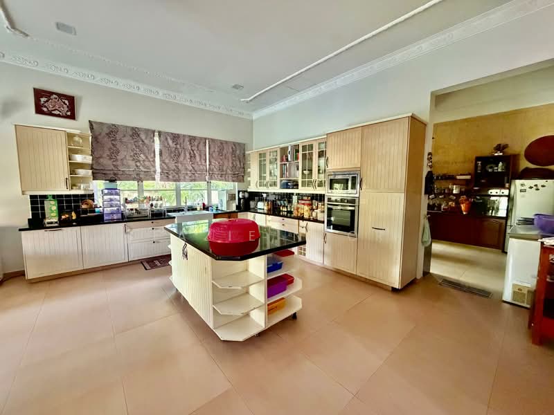 Bungalow for Sale in Country Heights (Kajang) - Fazie Noor - Kitchen - PropertyGuru.com.my