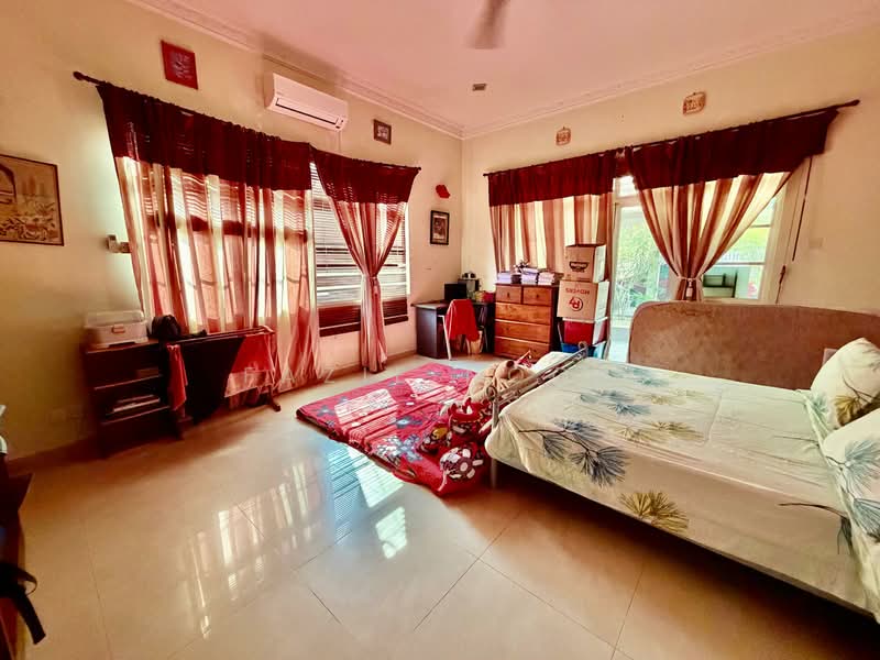 Bungalow for Sale in Country Heights (Kajang) - Fazie Noor - Bedroom - PropertyGuru.com.my