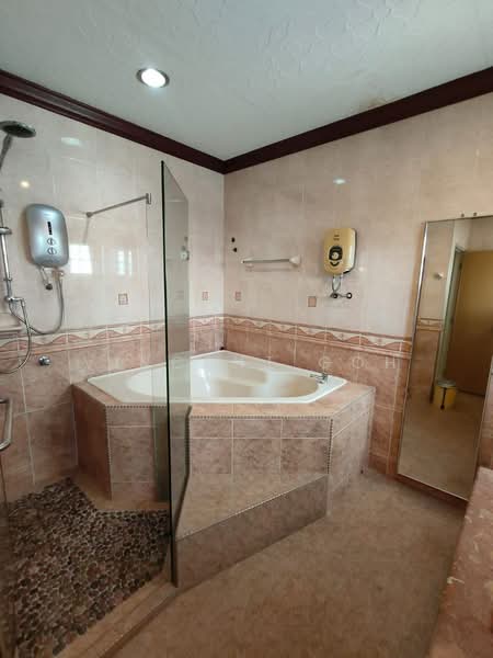 Semi-Detached House for Sale in Kepong (Kuala Lumpur) - Vincent Goh - Bathroom - PropertyGuru.com.my