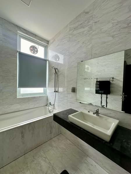 Kondominium untuk Disewa di The Cantonment - Gan Chun Kai - Bathroom - PropertyGuru.com.my