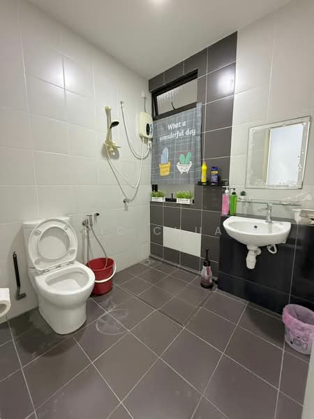 Apartment for Rent at Austin Regency (Pangsapuri Austin Perdana) - Eric Chuah - Bathroom - PropertyGuru.com.my