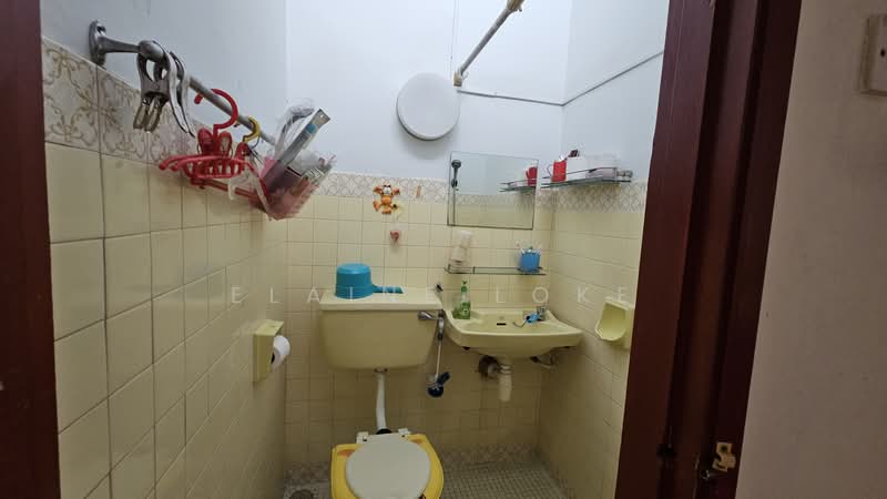 2-storey Terraced House for Sale in Taman Connaught (Cheras) - Elaine Loke - Bathroom - PropertyGuru.com.my
