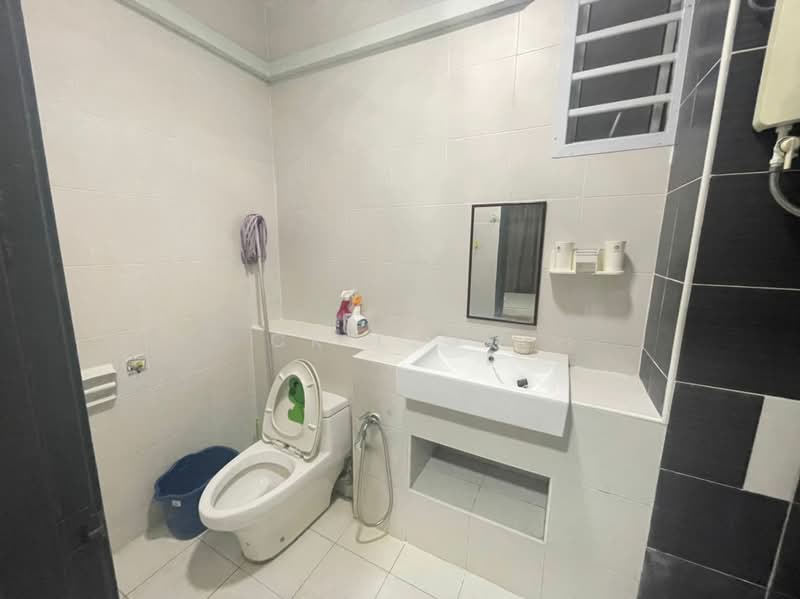 D'Ambience Residences (Pangsapuri Ikatan Flora) untuk Untuk Dijual - RM 250,000, Mac 2026 - Bathroom - PropertyGuru.com.my