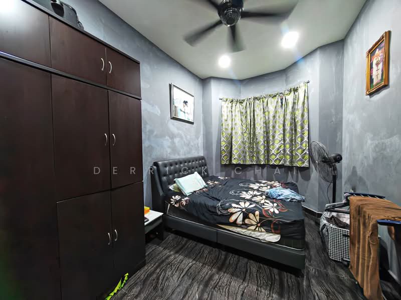 1-storey Terraced House for Sale in Taman Kempas Indah (Tebrau) - Derrick Chai - Bedroom - PropertyGuru.com.my