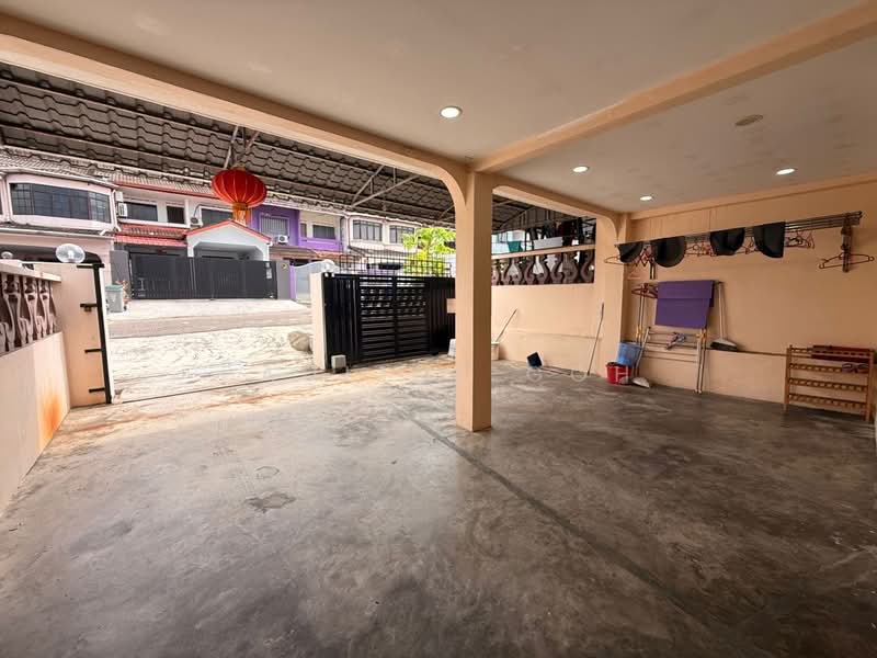 1-storey Terraced House for Sale in Taman Johor Jaya (Johor Bahru) - Pauline Goh - Exterior - PropertyGuru.com.my