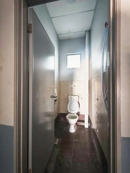 Kedai untuk Disewa di Nibong Tebal (Penang) - Jie Ying - Bathroom - PropertyGuru.com.my