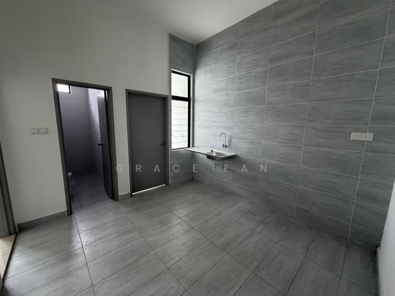 1-storey Terraced House for Rent in Kluang (Johor) - Grace Fan - Bathroom - PropertyGuru.com.my