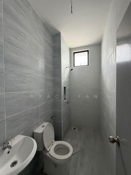 1-storey Terraced House for Rent in Kluang (Johor) - Grace Fan - Bathroom - PropertyGuru.com.my