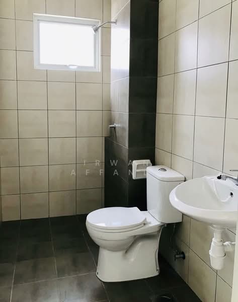 FACING OPEN Double Storey LIVIA Bandar Rimbayu untuk Untuk Disewa - RM 1,700 /bulan, Mac 2026 - Bathroom - PropertyGuru.com.my