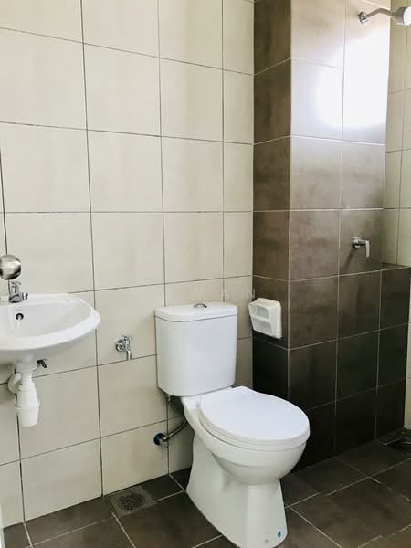FACING OPEN Double Storey LIVIA Bandar Rimbayu untuk Untuk Disewa - RM 1,700 /bulan, Mac 2026 - Bathroom - PropertyGuru.com.my