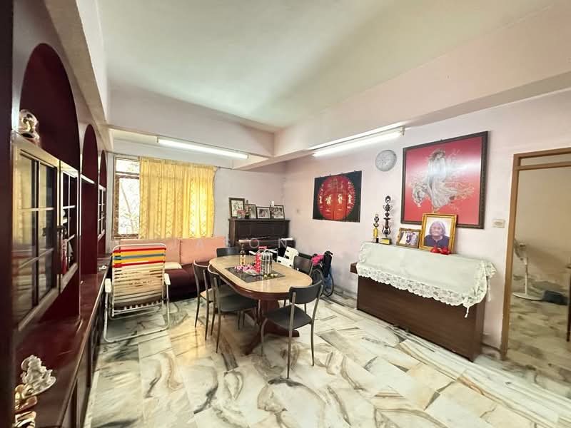 Kampung Raja Uda untuk Untuk Dijual - RM 840,000, Mac 2026 - Living Room - PropertyGuru.com.my