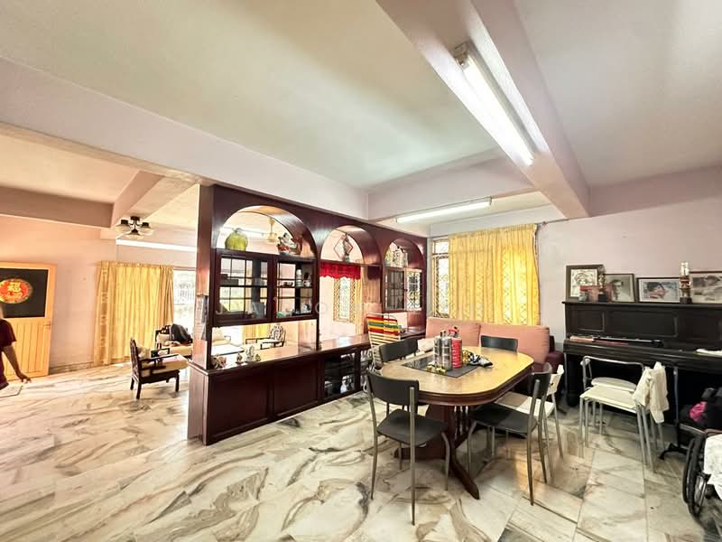 Kampung Raja Uda untuk Untuk Dijual - RM 840,000, Mac 2026 - Living Room - PropertyGuru.com.my